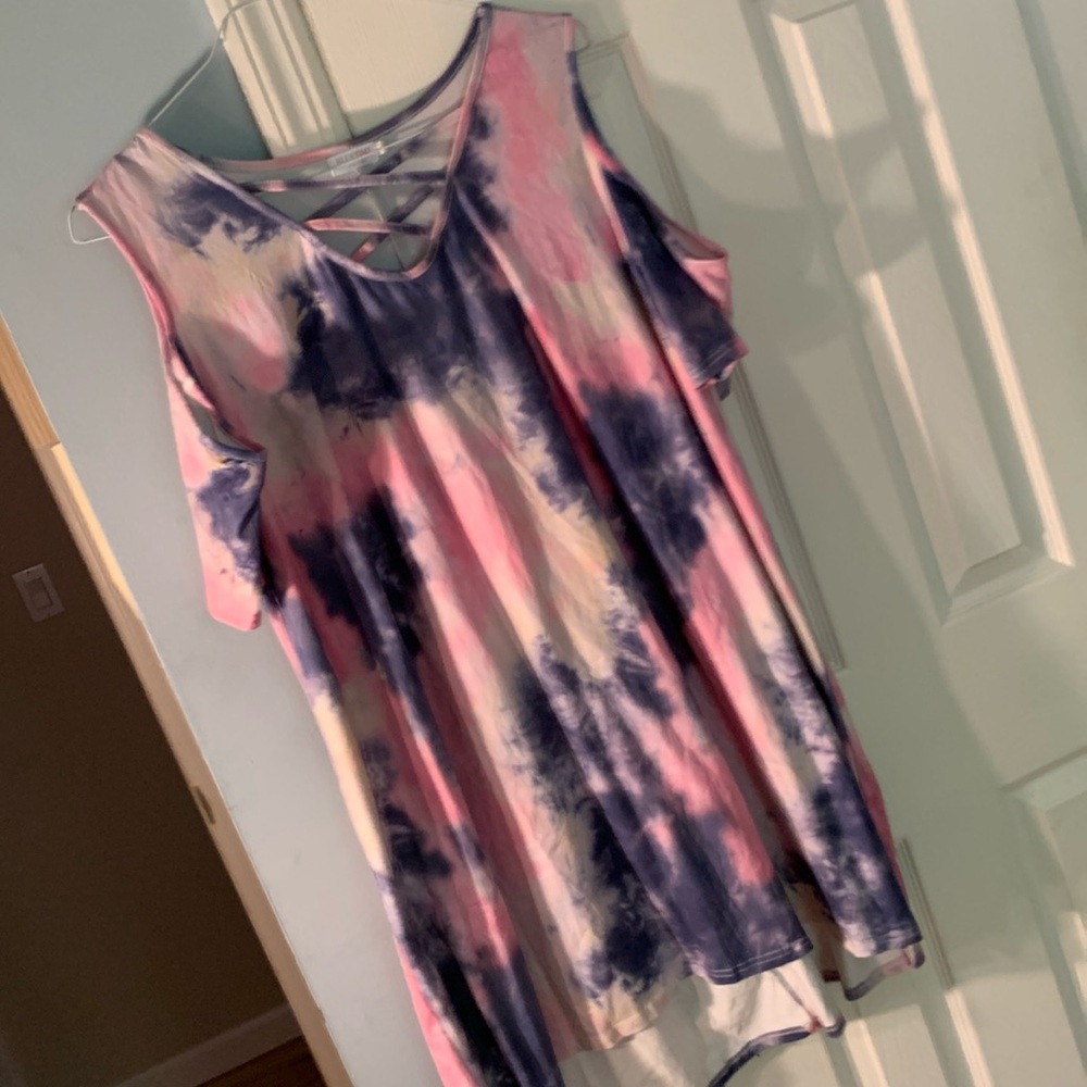 Blue time tie dye dress. Hi/low hem. Cold shoulder sleeves pink,blue,tan. Sz 2XL